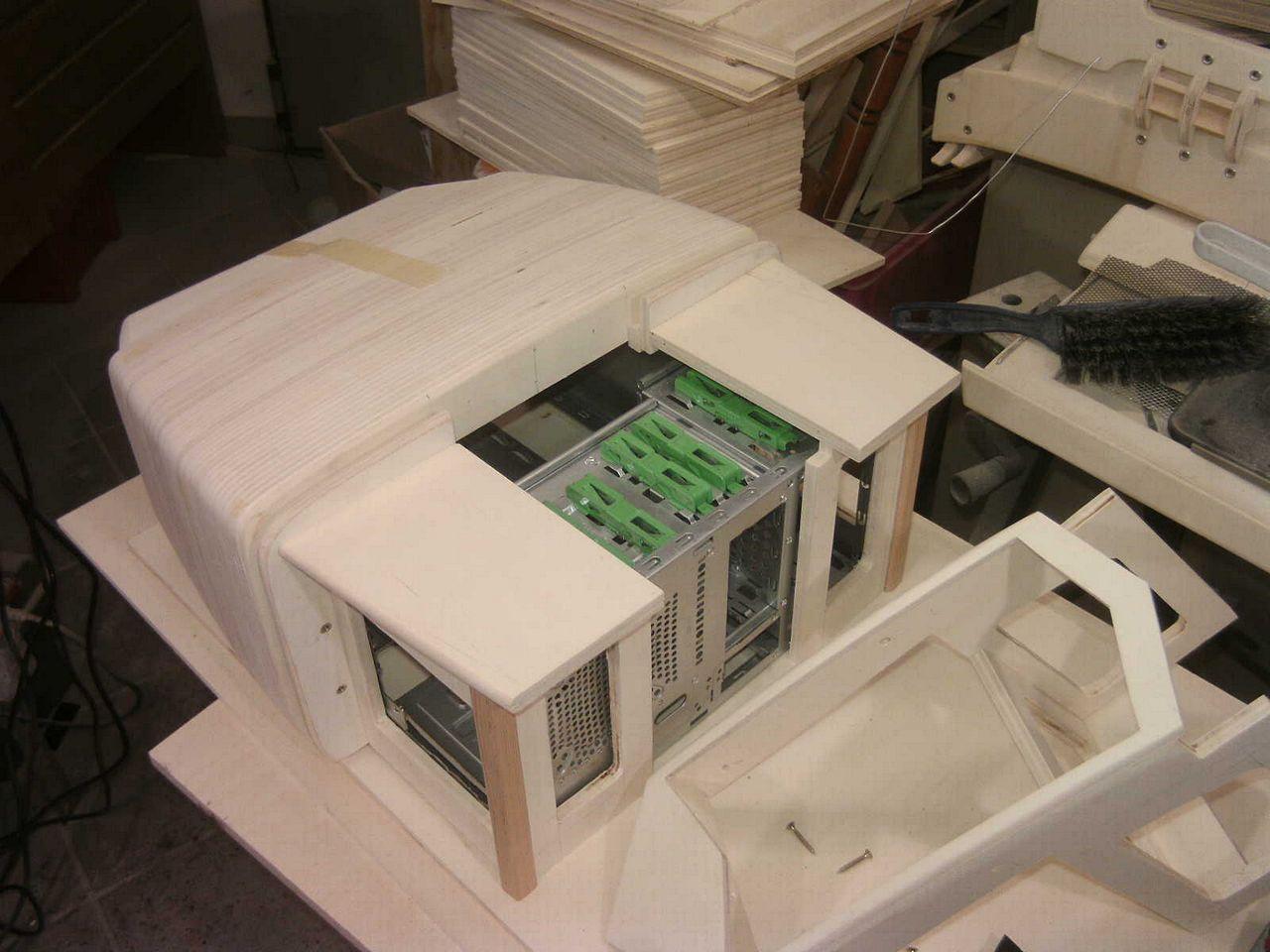[05/08/2013] Casemod DCMM Colossus: Die größte PC-Maus der Welt entsteht (110)