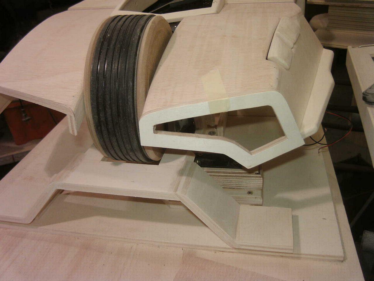 [05/08/2013] Casemod DCMM Colossus: Die größte PC-Maus der Welt entsteht (197)