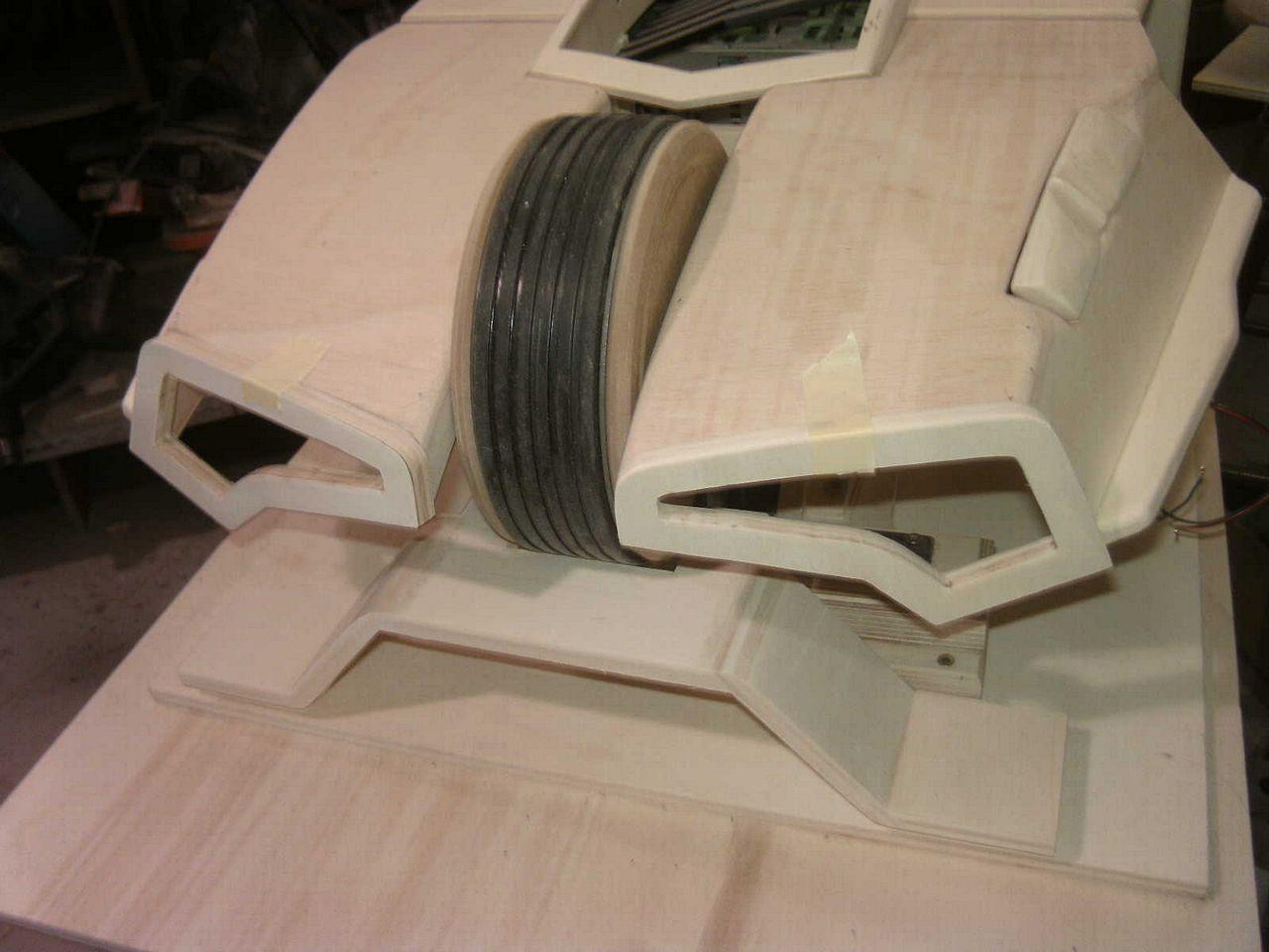 [05/08/2013] Casemod DCMM Colossus: Die größte PC-Maus der Welt entsteht (198)