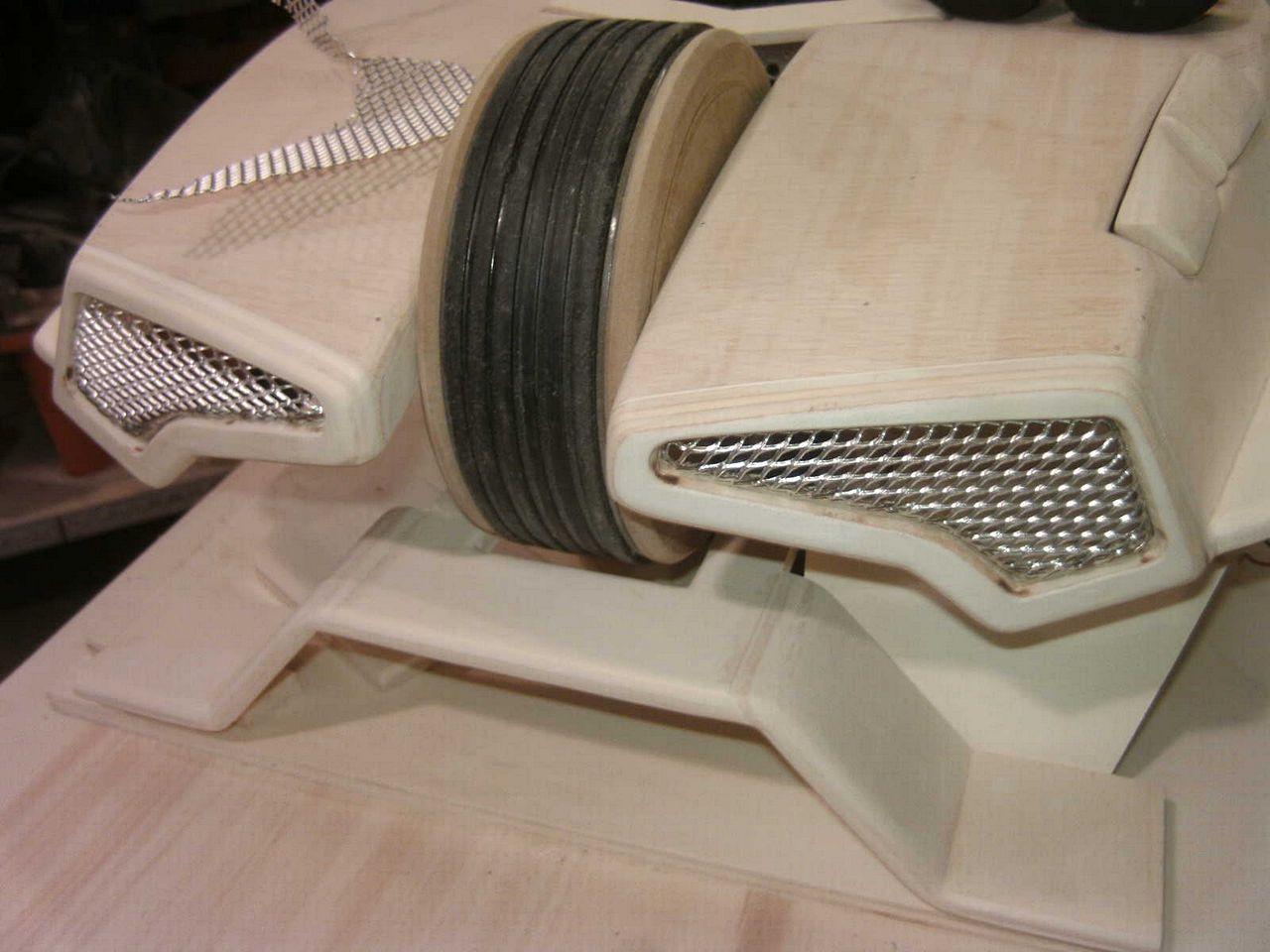 [05/08/2013] Casemod DCMM Colossus: Die größte PC-Maus der Welt entsteht (222)