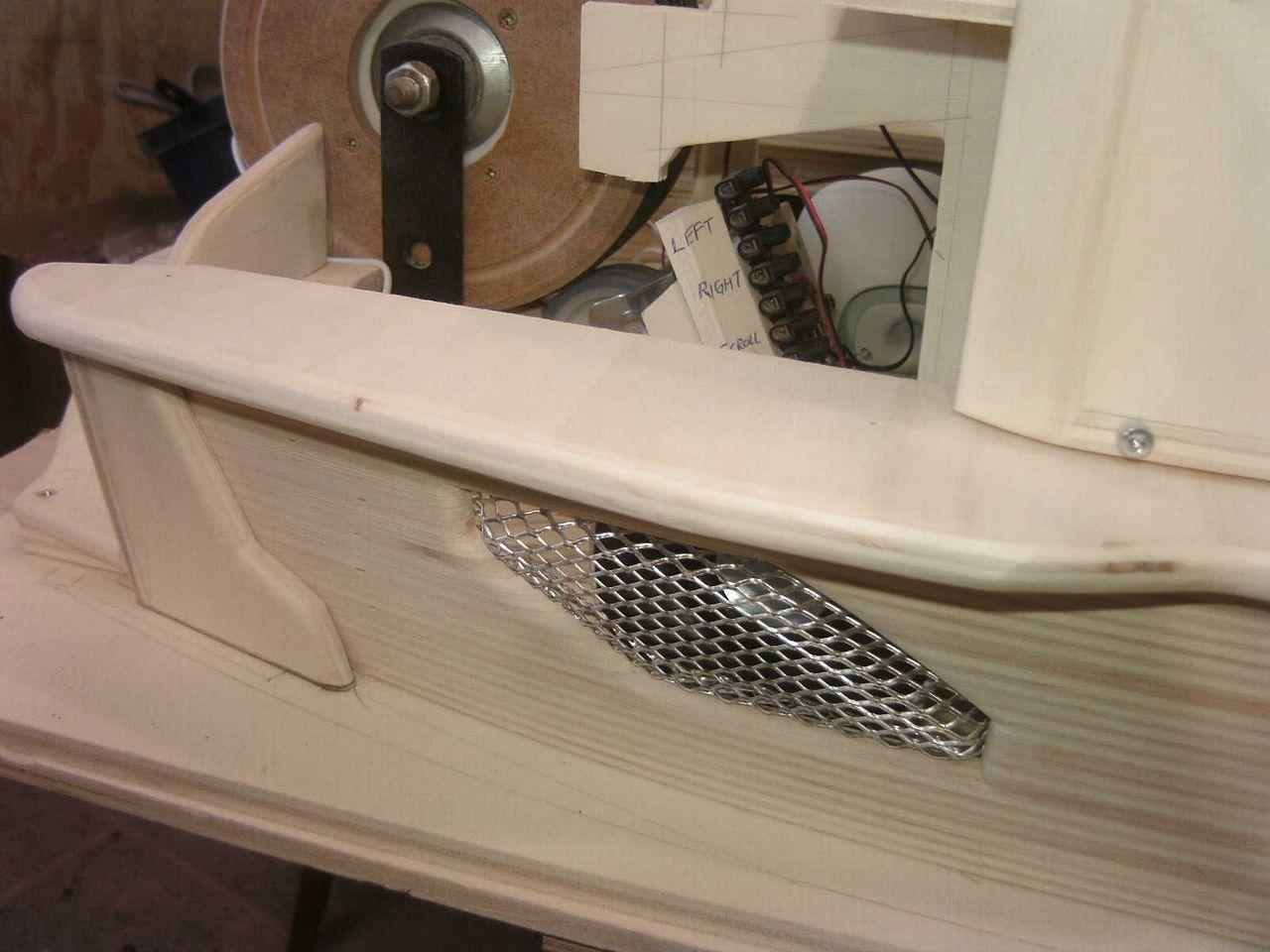 [05/08/2013] Casemod DCMM Colossus: Die größte PC-Maus der Welt entsteht (290)
