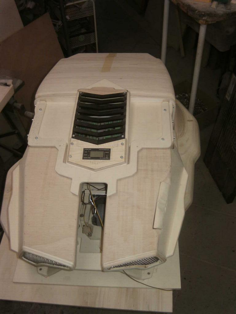 [05/08/2013] Casemod DCMM Colossus: Die größte PC-Maus der Welt entsteht (336)