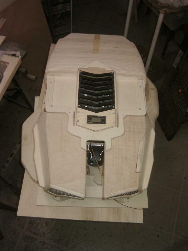 [05/08/2013] Casemod DCMM Colossus: Die größte PC-Maus der Welt entsteht (337)