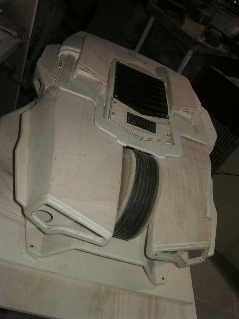 [05/08/2013] Casemod DCMM Colossus: Die größte PC-Maus der Welt entsteht (400)
