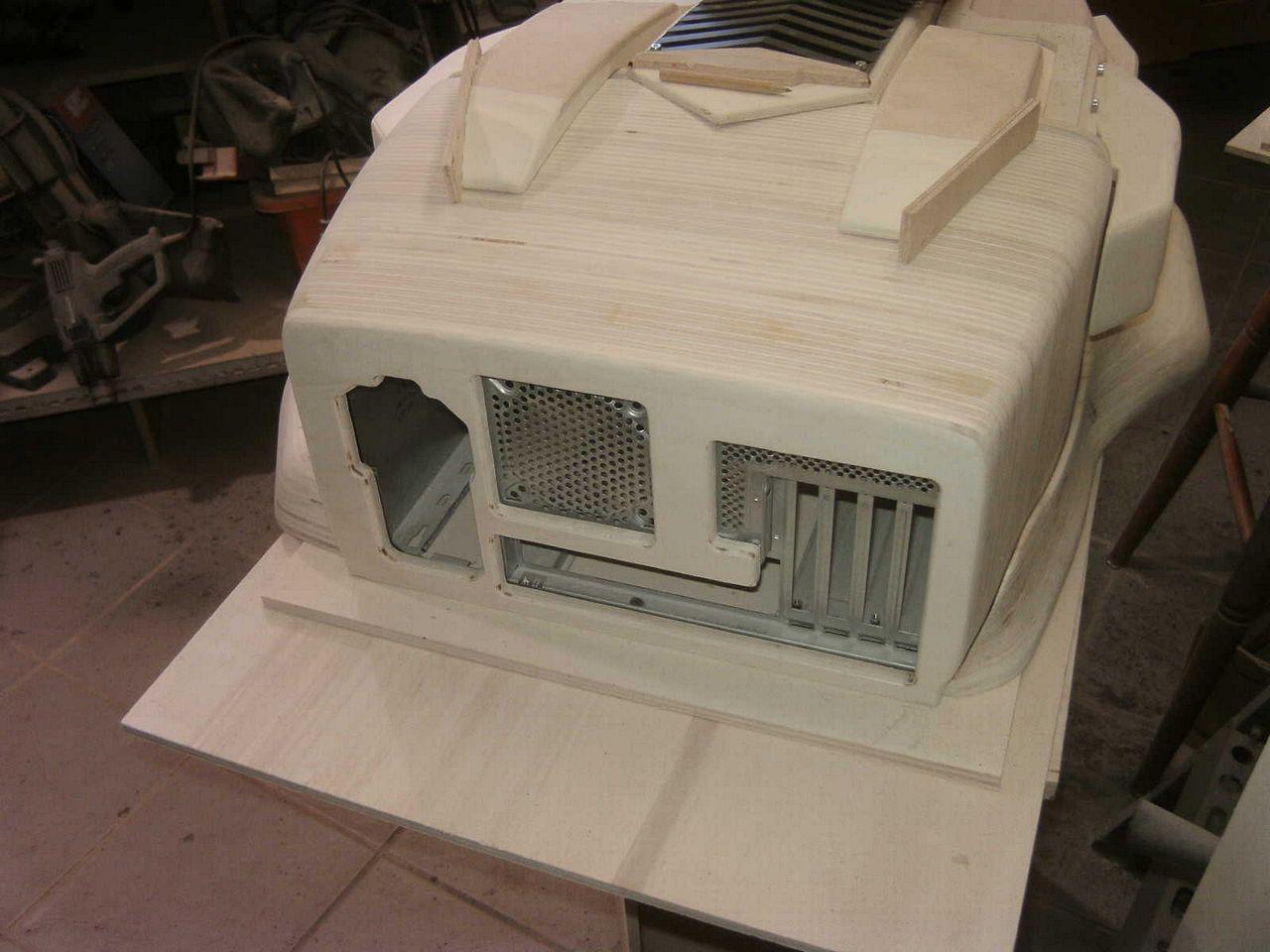 [05/08/2013] Casemod DCMM Colossus: Die größte PC-Maus der Welt entsteht (403)