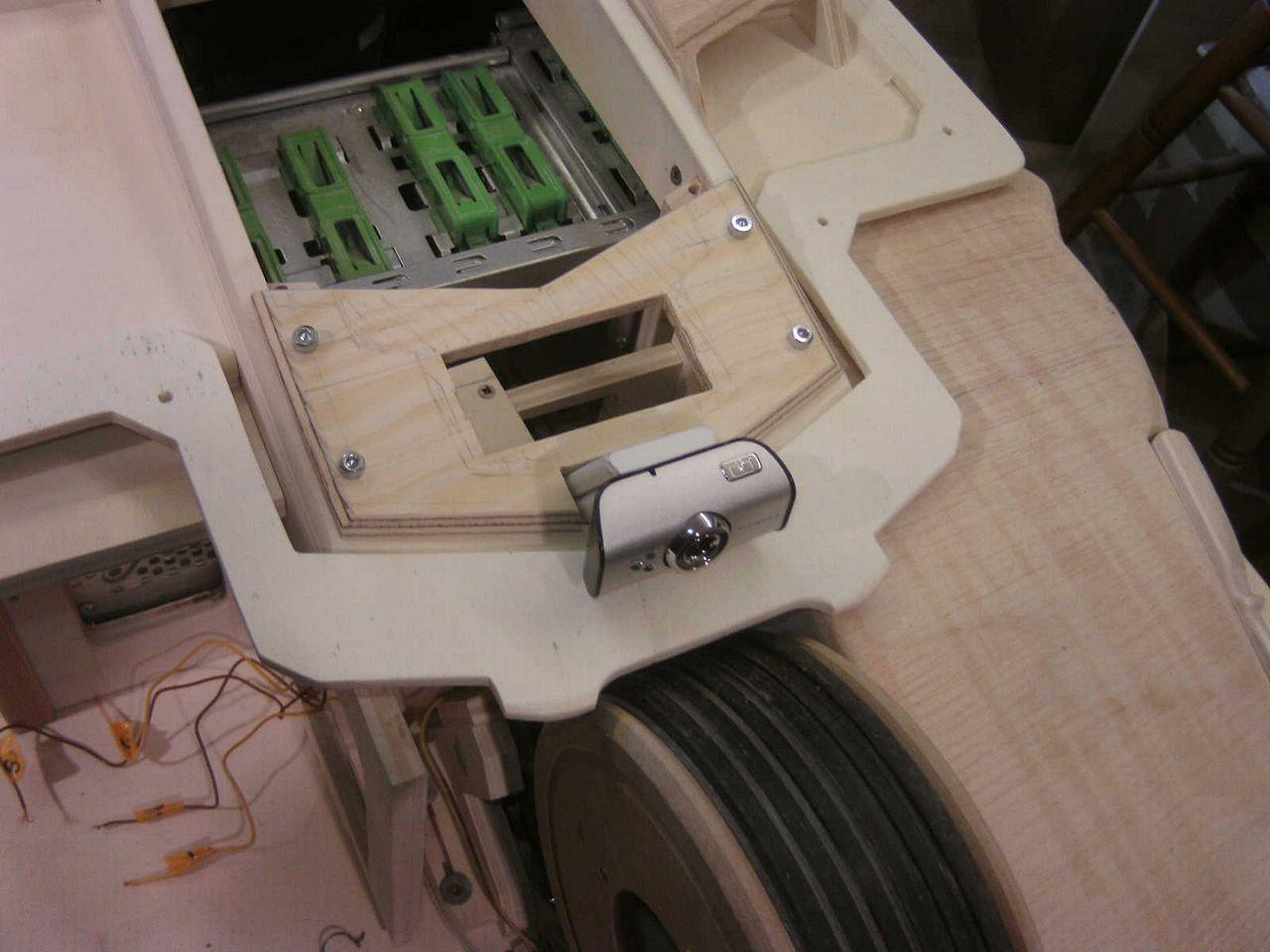 [05/08/2013] Casemod DCMM Colossus: Die größte PC-Maus der Welt entsteht (428)