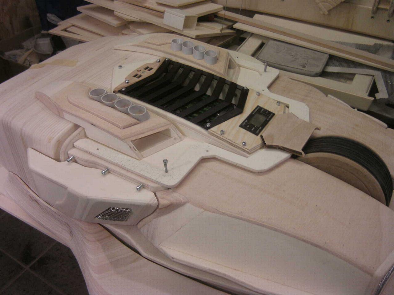 [05/08/2013] Casemod DCMM Colossus: Die größte PC-Maus der Welt entsteht (444)