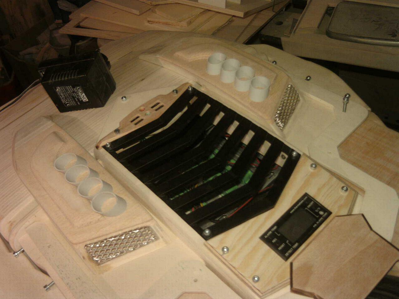 [05/08/2013] Casemod DCMM Colossus: Die größte PC-Maus der Welt entsteht (452)