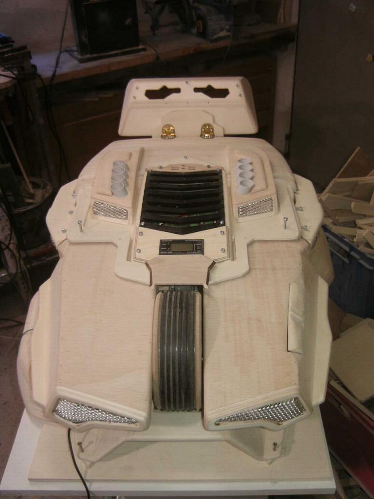 [05/08/2013] Casemod DCMM Colossus: Die größte PC-Maus der Welt entsteht (464)