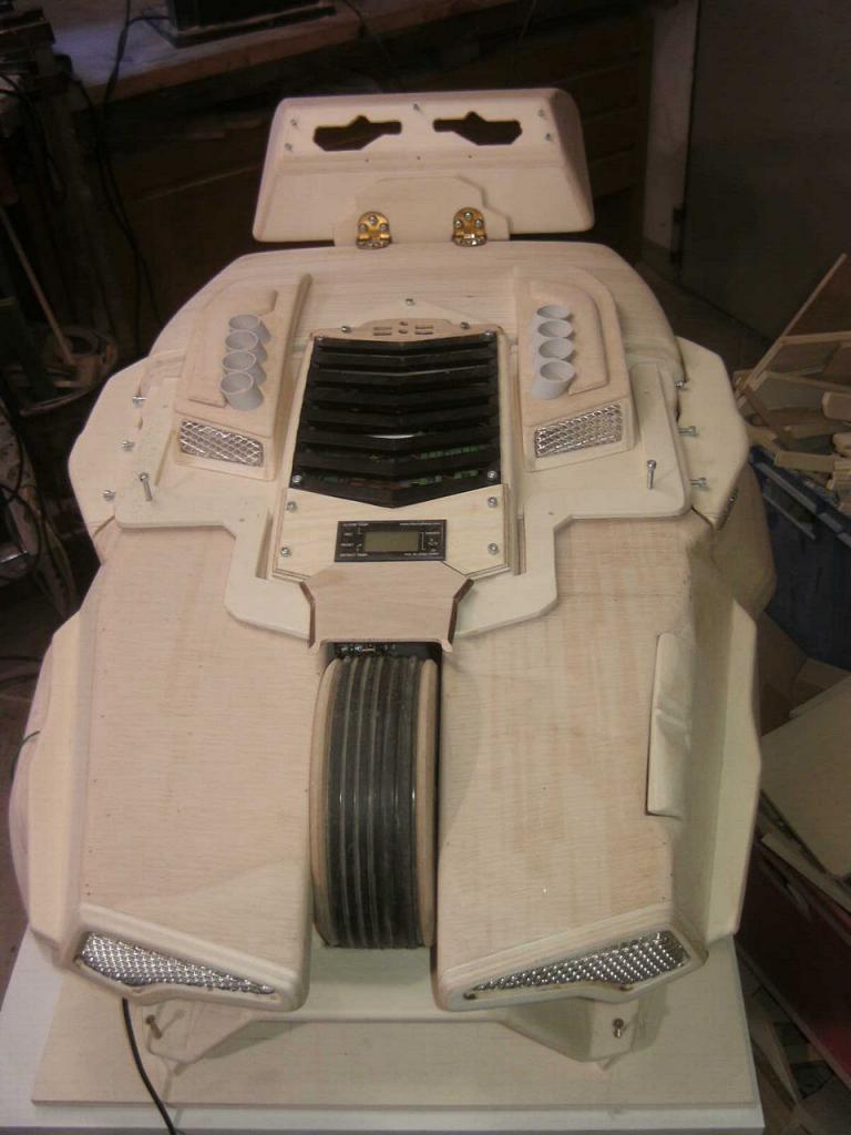 [05/08/2013] Casemod DCMM Colossus: Die größte PC-Maus der Welt entsteht (465)