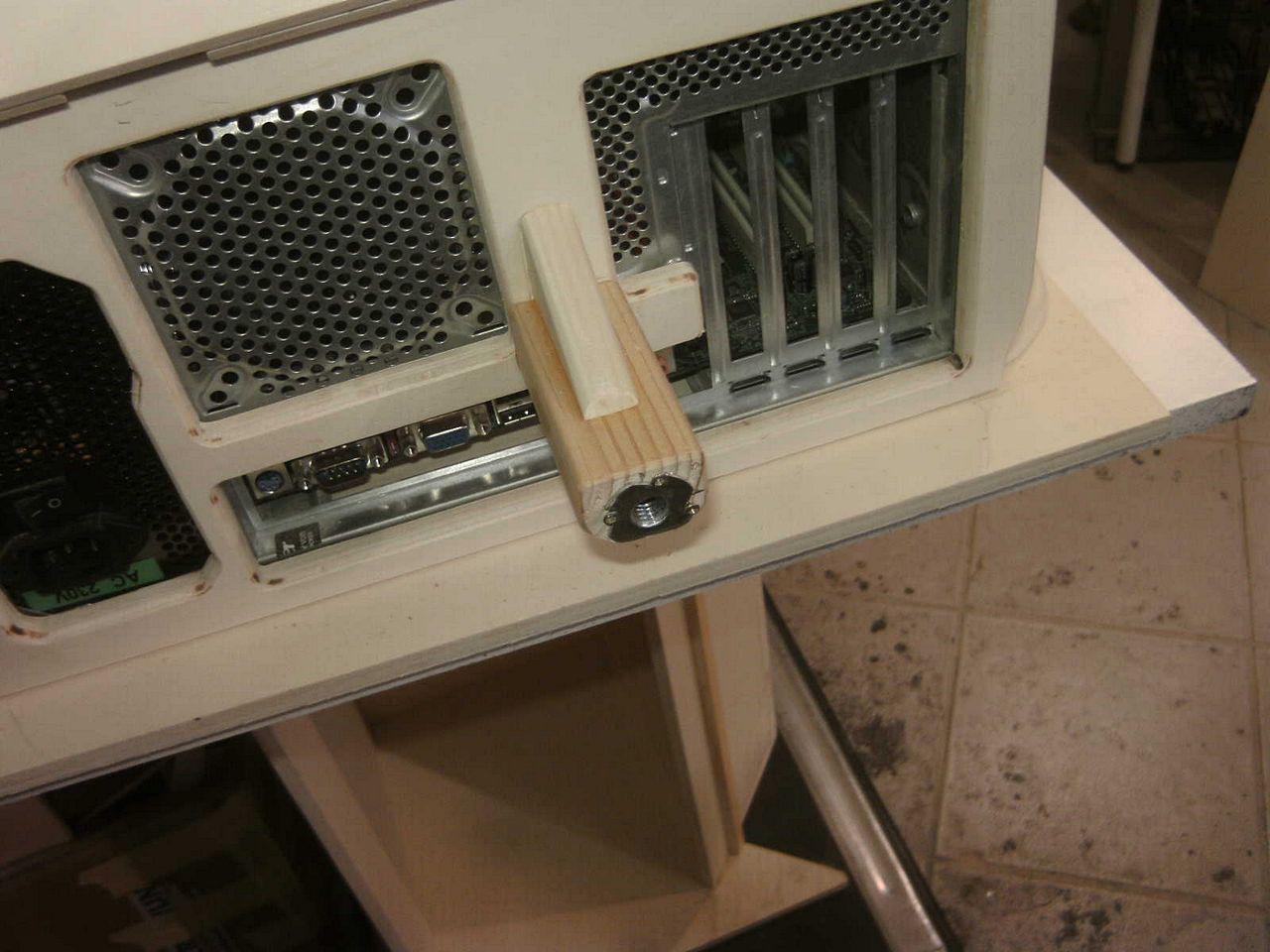 [05/08/2013] Casemod DCMM Colossus: Die größte PC-Maus der Welt entsteht (487)