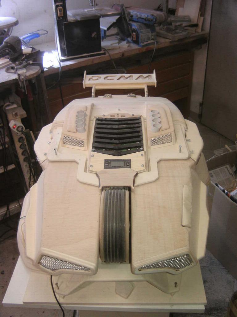 [05/08/2013] Casemod DCMM Colossus: Die größte PC-Maus der Welt entsteht (514)