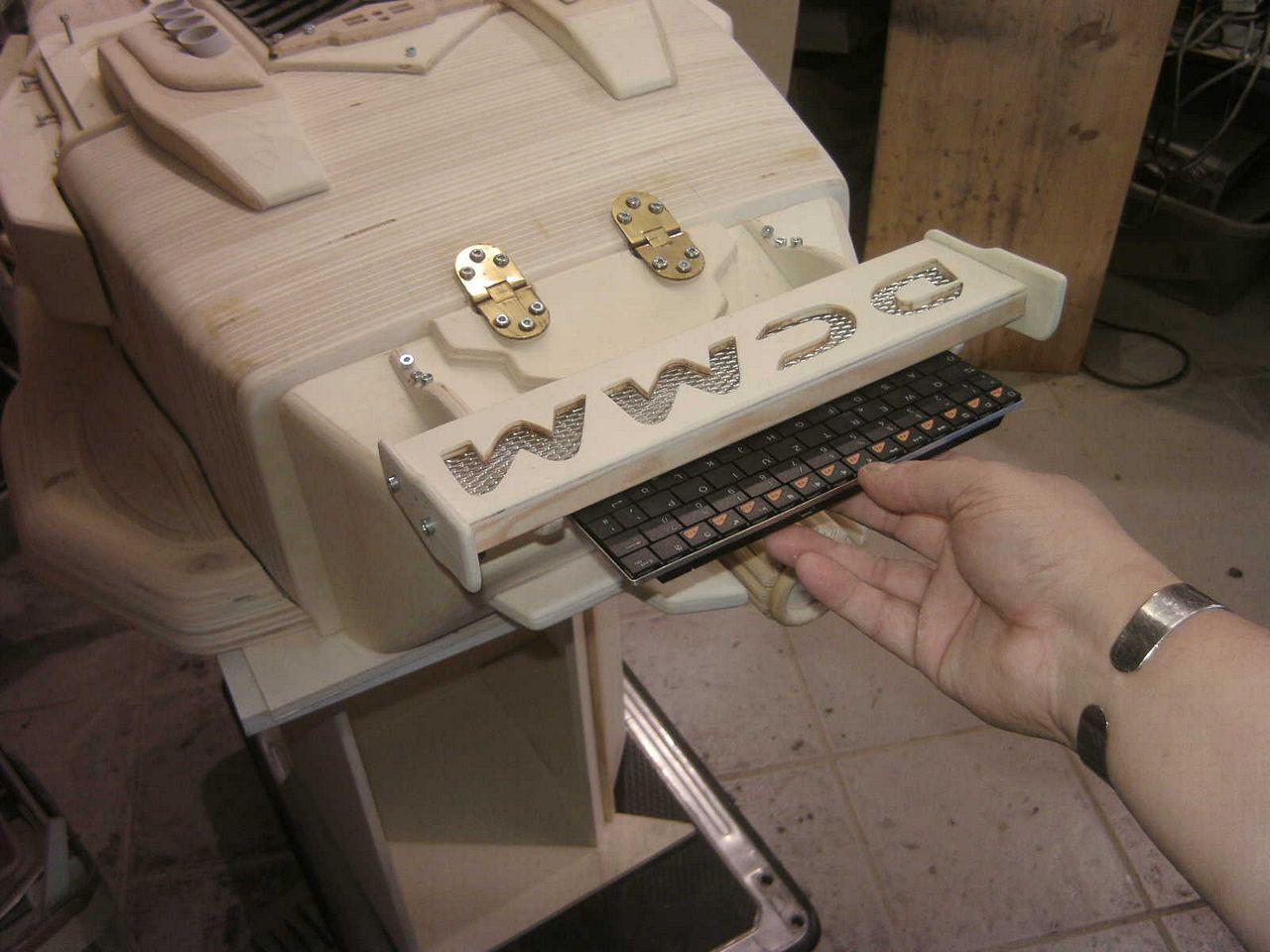 [05/08/2013] Casemod DCMM Colossus: Die größte PC-Maus der Welt entsteht (518)