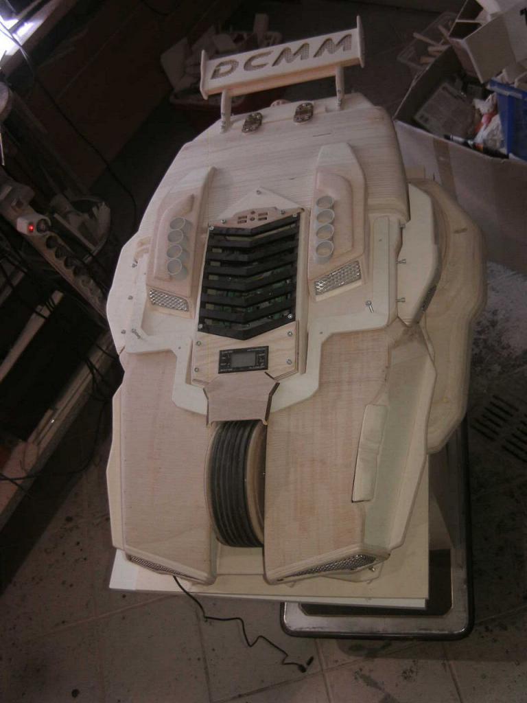 [05/08/2013] Casemod DCMM Colossus: Die größte PC-Maus der Welt entsteht (522)