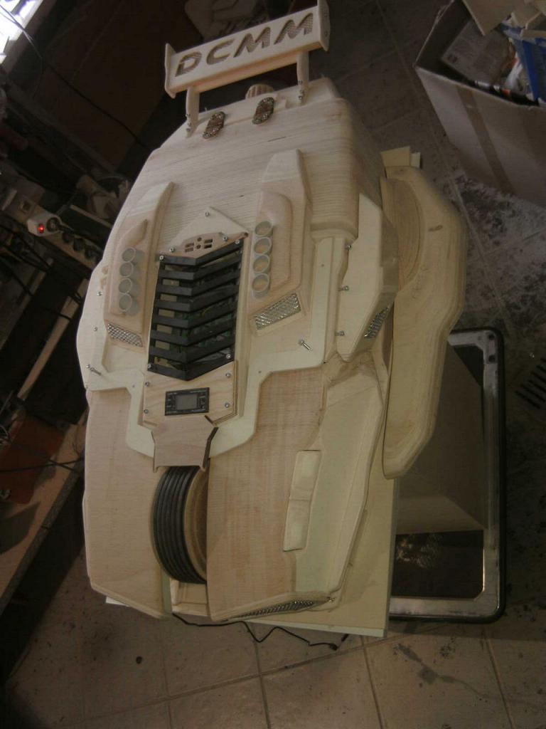 [05/08/2013] Casemod DCMM Colossus: Die größte PC-Maus der Welt entsteht (523)