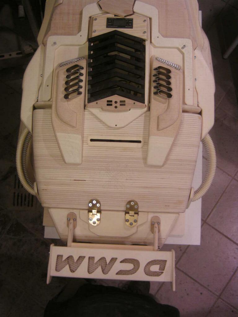 [05/08/2013] Casemod DCMM Colossus: Die größte PC-Maus der Welt entsteht (570)