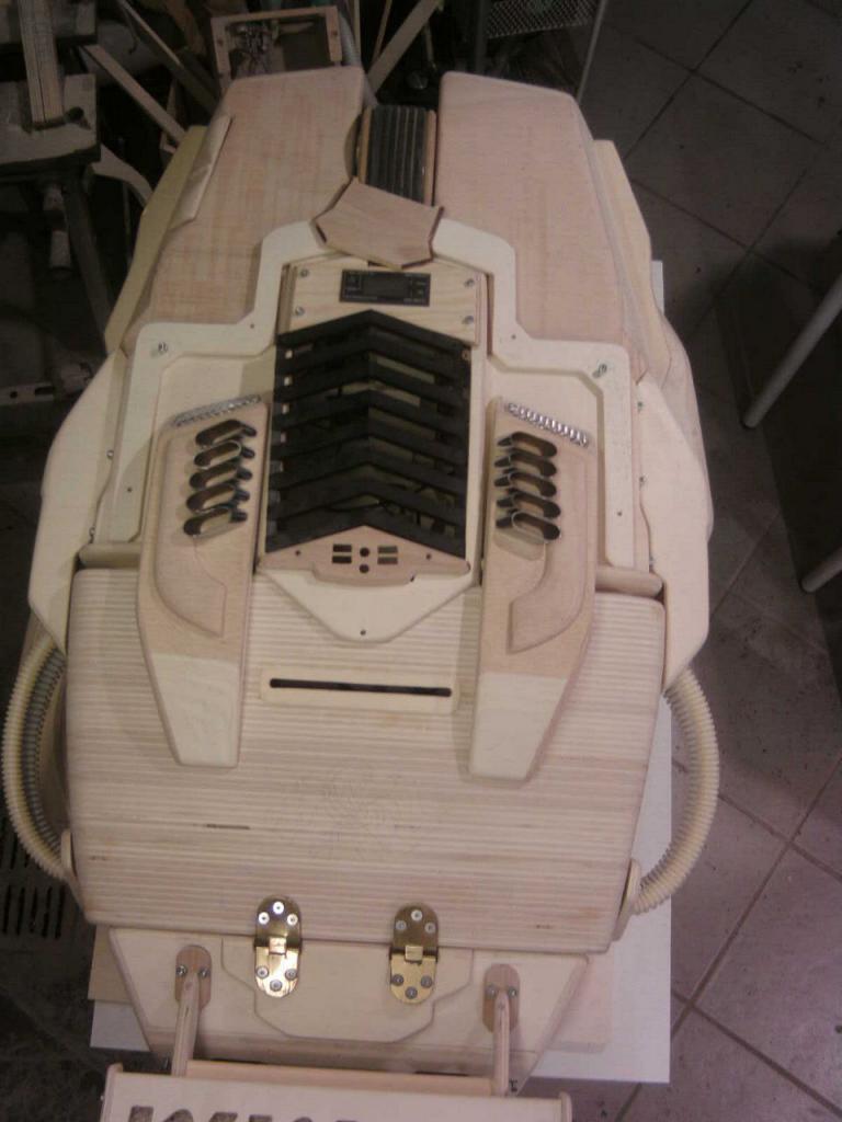 [05/08/2013] Casemod DCMM Colossus: Die größte PC-Maus der Welt entsteht (571)