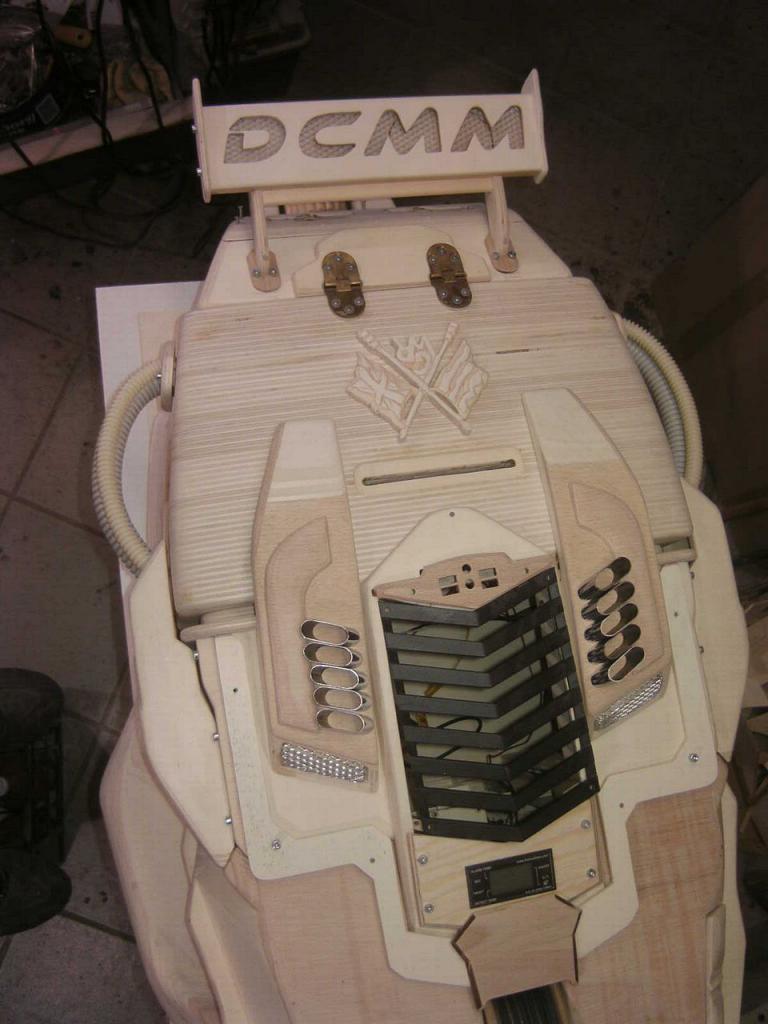 [05/08/2013] Casemod DCMM Colossus: Die größte PC-Maus der Welt entsteht (573)