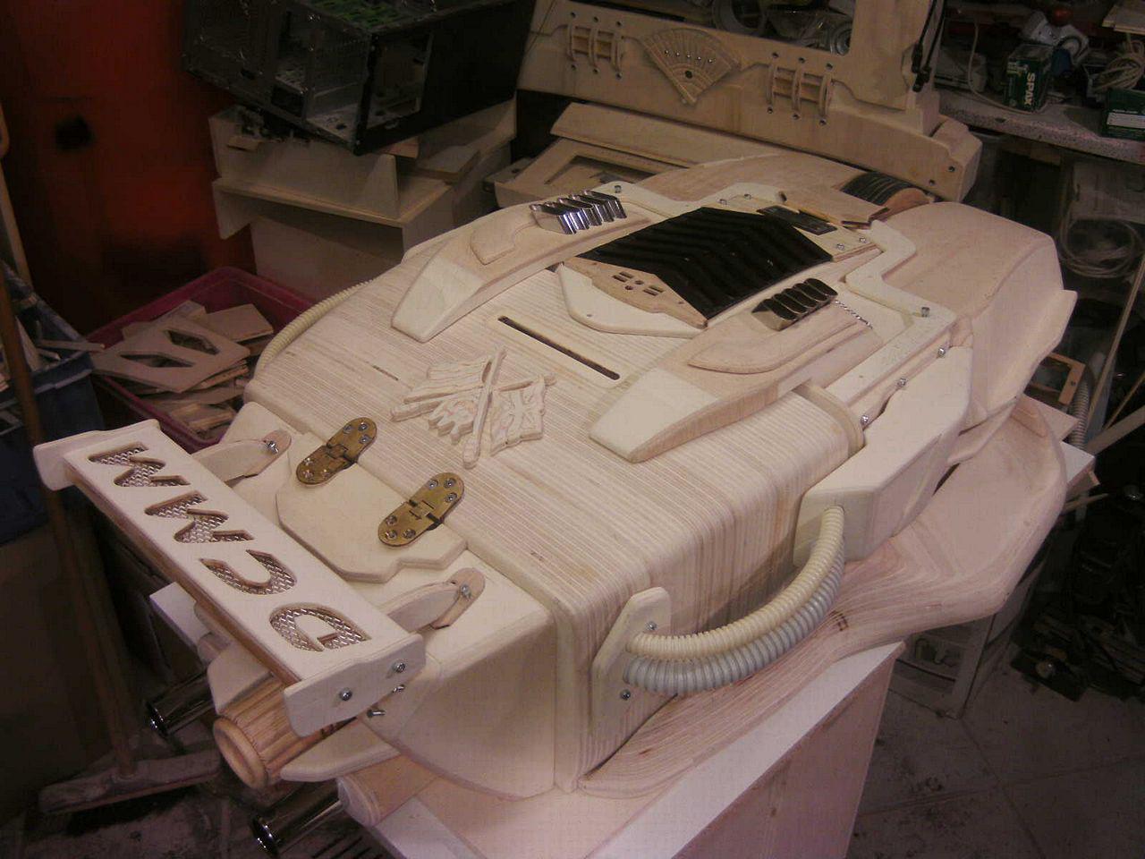 [05/08/2013] Casemod DCMM Colossus: Die größte PC-Maus der Welt entsteht (591)
