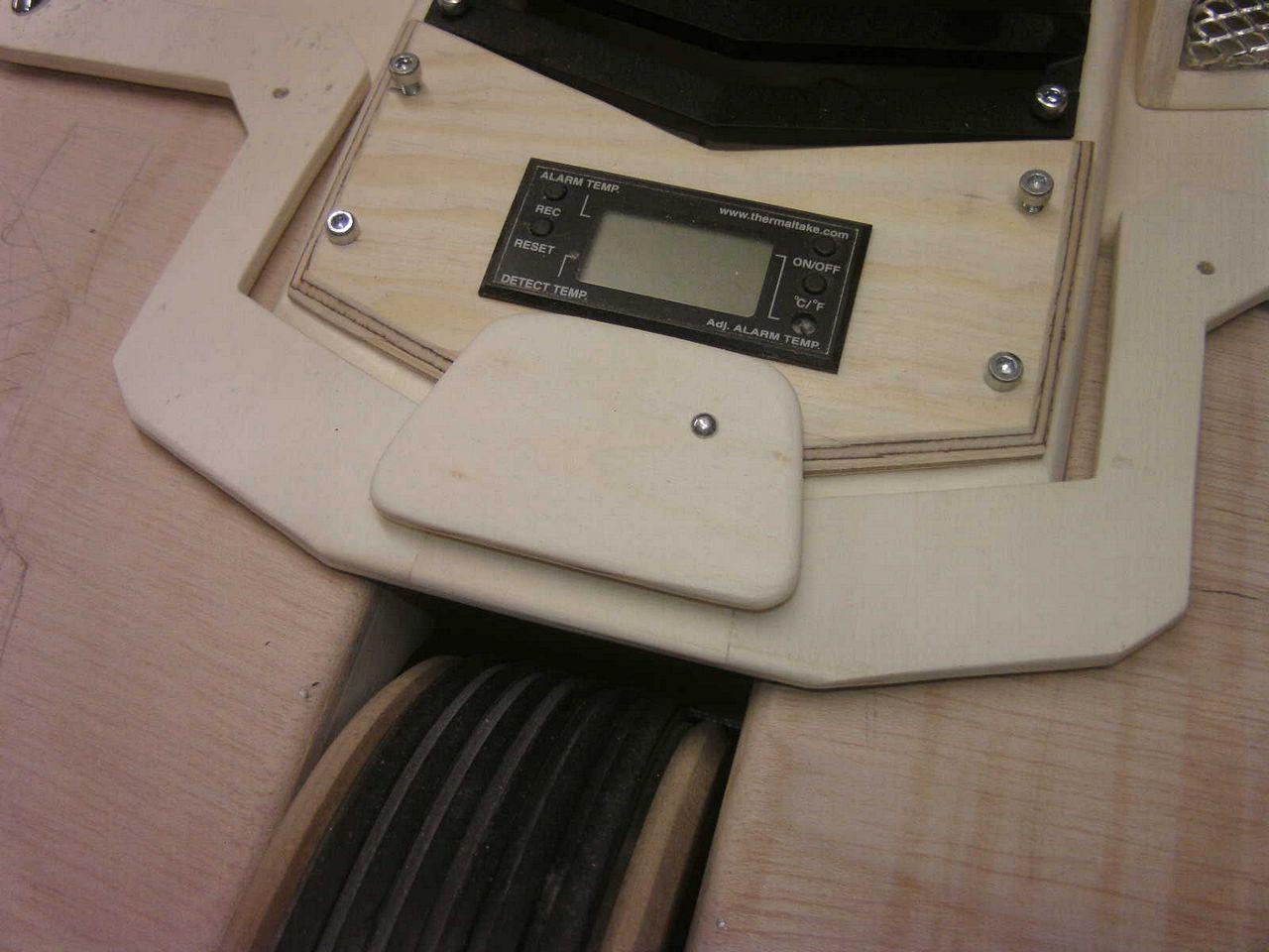 [05/08/2013] Casemod DCMM Colossus: Die größte PC-Maus der Welt entsteht (628)