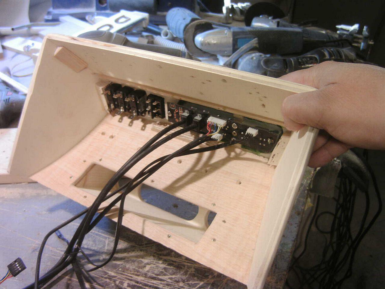 [05/08/2013] Casemod DCMM Colossus: Die größte PC-Maus der Welt entsteht (640)