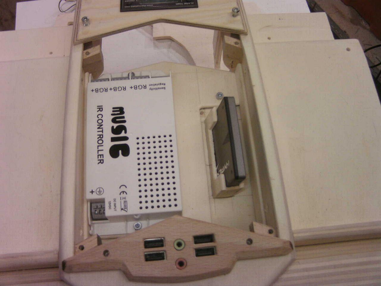 [05/08/2013] Casemod DCMM Colossus: Die größte PC-Maus der Welt entsteht (683)