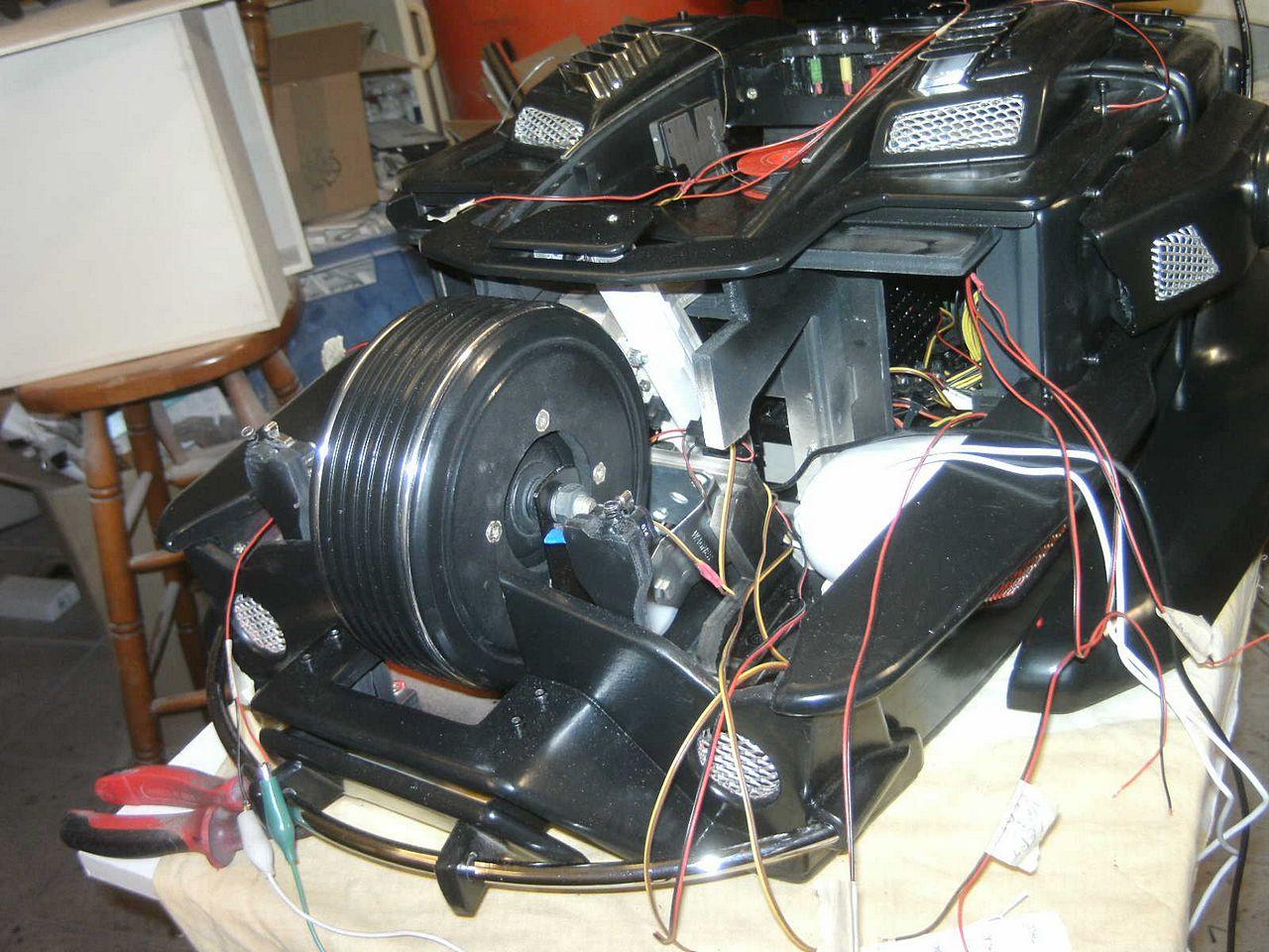 [05/08/2013] Casemod DCMM Colossus: Die größte PC-Maus der Welt entsteht (871)