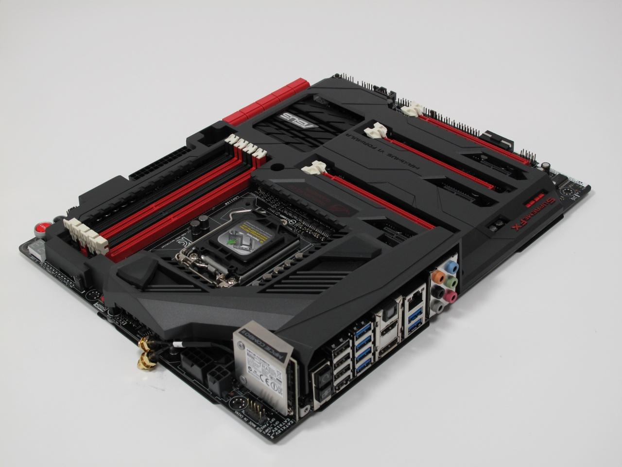 [18/08/2013] Die Maximus-Mainboards stellen die Speerspitze des Gaming-Sortiments bei Asus-Mainboards dar. Wer nicht 350 Euro für das Topmodell ausgeben will, ist vielleicht schon mit einem 250-Euro-Schnäppchen wie dem Maximus VI Formula ausreichend versorgt.