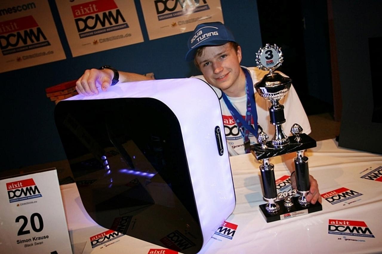 [28/08/2013] Casemods 3. Platz: Simon Krause: Black Swan