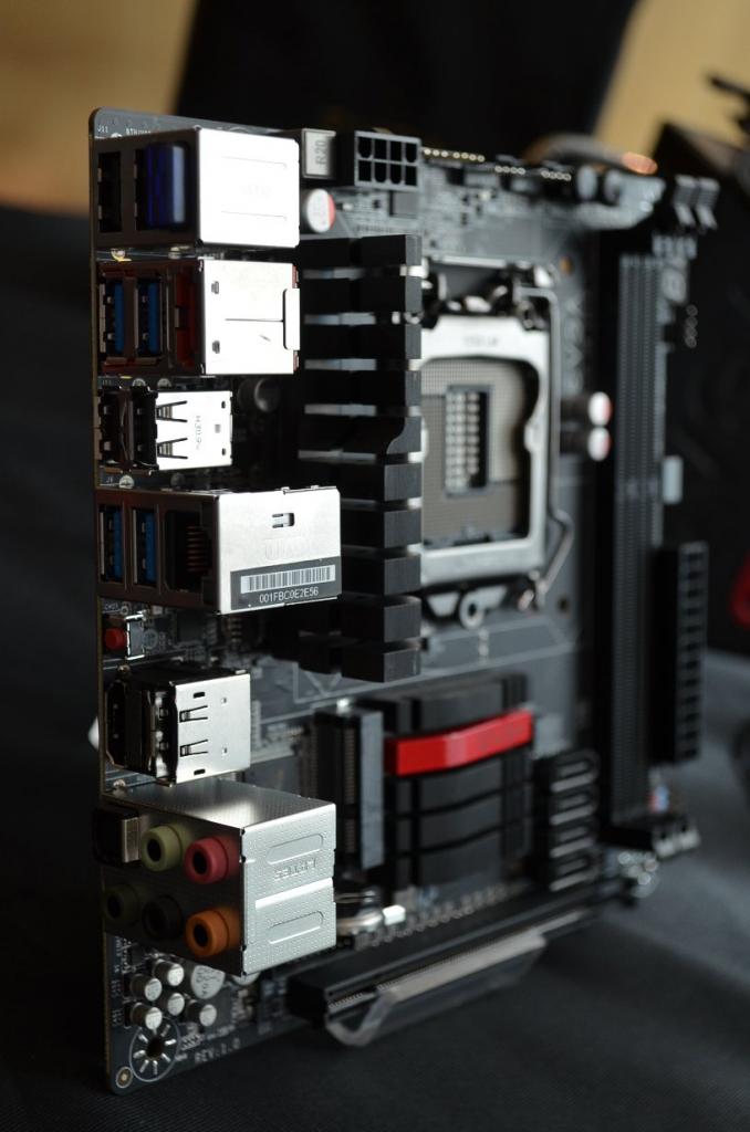 [21/08/2013] EVGA zeigt neue Mainboards auf der Gamescom (18)