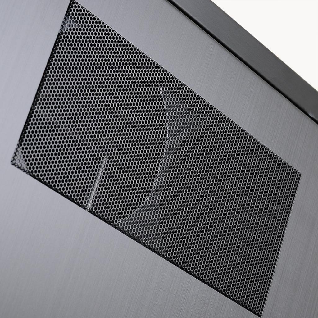 [06/08/2013] Lian Li PC-10N: Midi-Tower mit Wakü-Vorbereitung veröffentlicht (9)