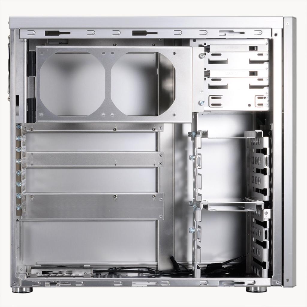 [06/08/2013] Lian Li PC-10N: Midi-Tower mit Wakü-Vorbereitung veröffentlicht (17)