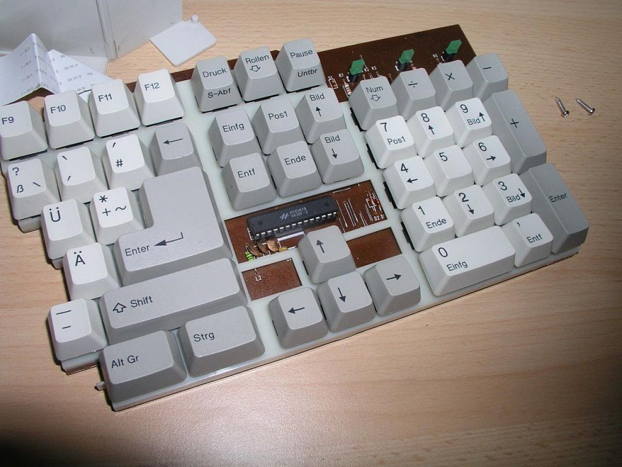 [26/08/2013] Update vom August 2013 mit abgefahrener Klapp-Tastatur aus den 80ern (3)