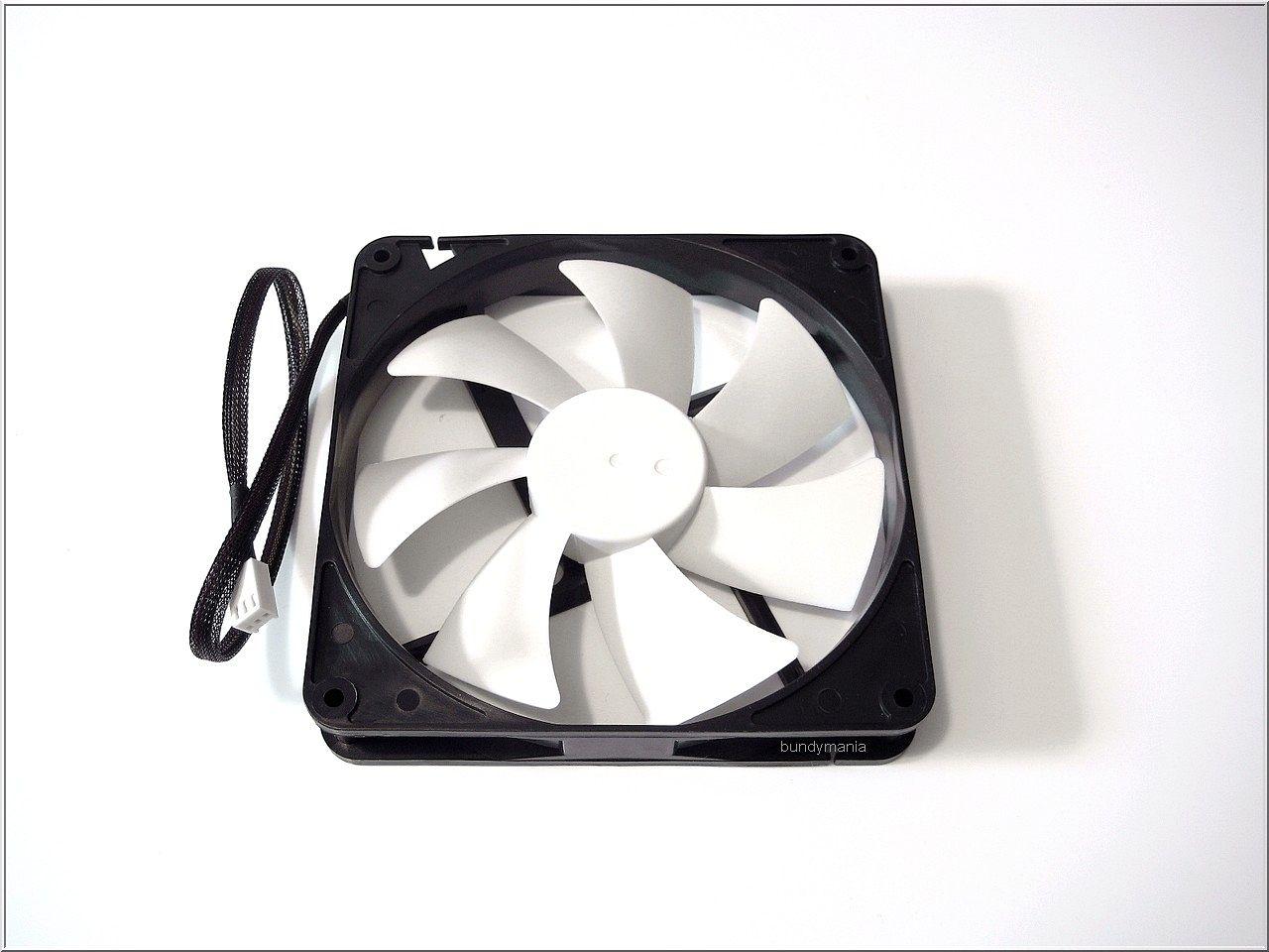 [09/08/2013] Update vom 11.08.: Kühler unter Wasser und auf Eis, PC-Lüfter als Tischventilatoren (27)