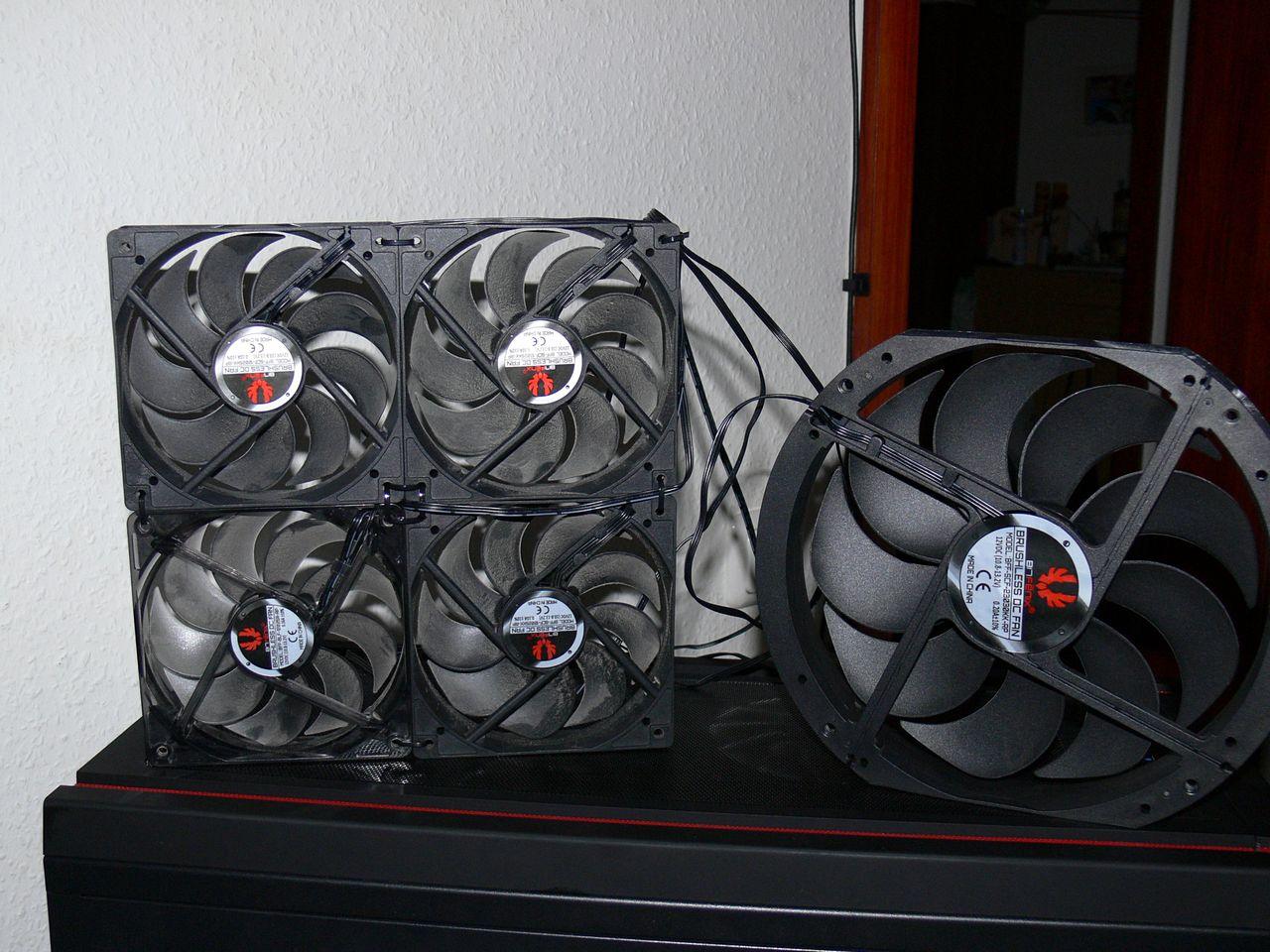 [09/08/2013] Update vom 11.08.: Kühler unter Wasser und auf Eis, PC-Lüfter als Tischventilatoren (13)