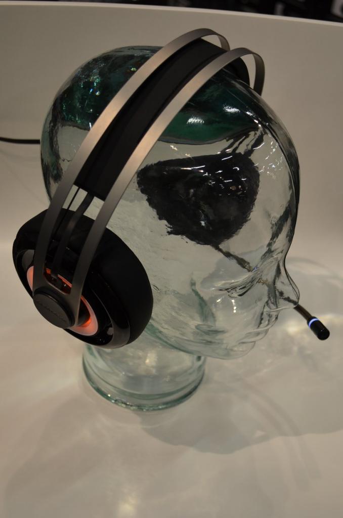 [23/08/2013] Steel Series Siberia Elite: edles 200-Euro-Headset im Hands-on-Test auf der Gamescom (12)
