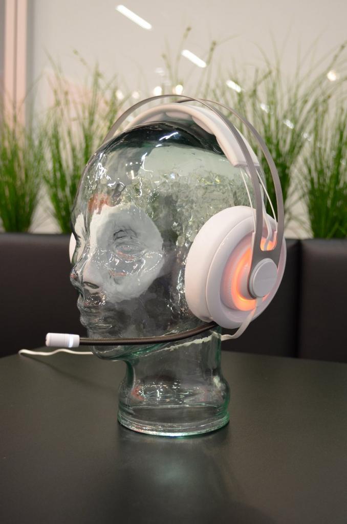 [23/08/2013] Steel Series Siberia Elite: edles 200-Euro-Headset im Hands-on-Test auf der Gamescom (3)