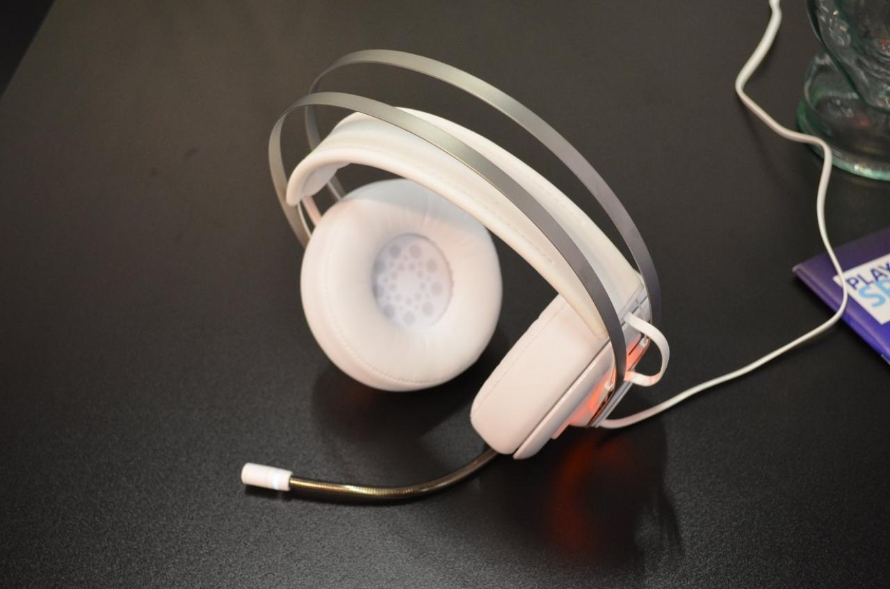 [23/08/2013] Steel Series Siberia Elite: edles 200-Euro-Headset im Hands-on-Test auf der Gamescom (5)