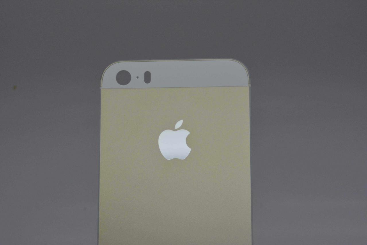 [25/08/2013] Neue Abbildungen zum goldenen iPhone 5S aufgetaucht (2)