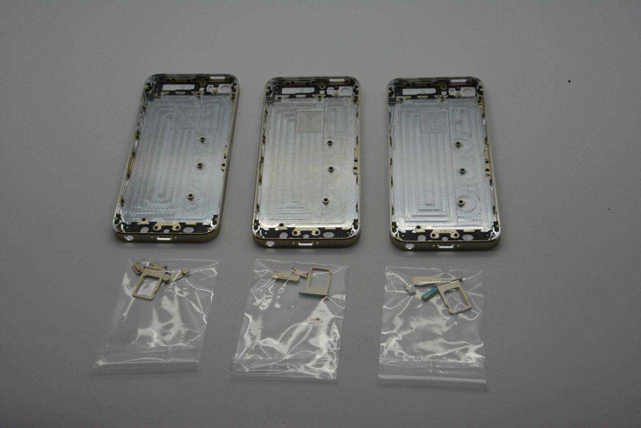 [25/08/2013] Neue Abbildungen zum goldenen iPhone 5S aufgetaucht (1)
