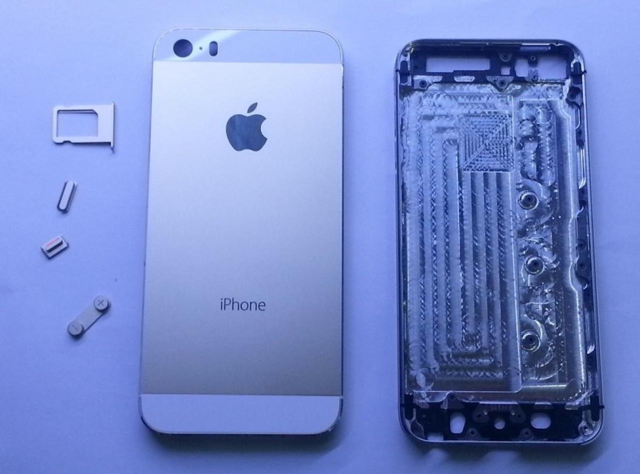 [25/08/2013] iPhone 5S und iPhone 5C: Neue Abbildungen zeigen Gehäuse und Innenleben (8)