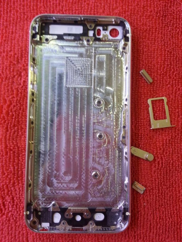 [25/08/2013] iPhone 5S und iPhone 5C: Neue Abbildungen zeigen Gehäuse und Innenleben (5)