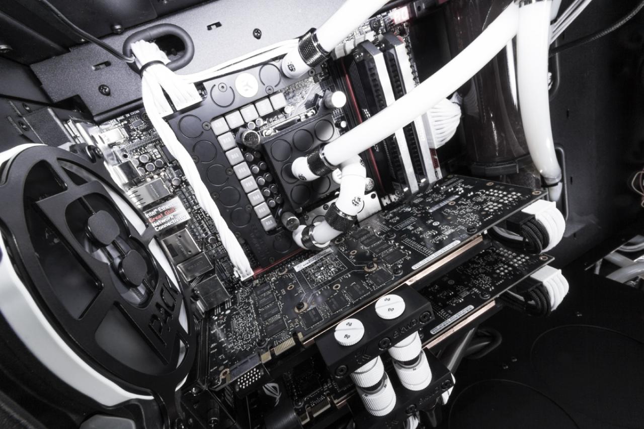 [06/09/2013] 8Pack: Polaris mit Core i7-3770K und zwei GTX Titan veröffentlicht (2)