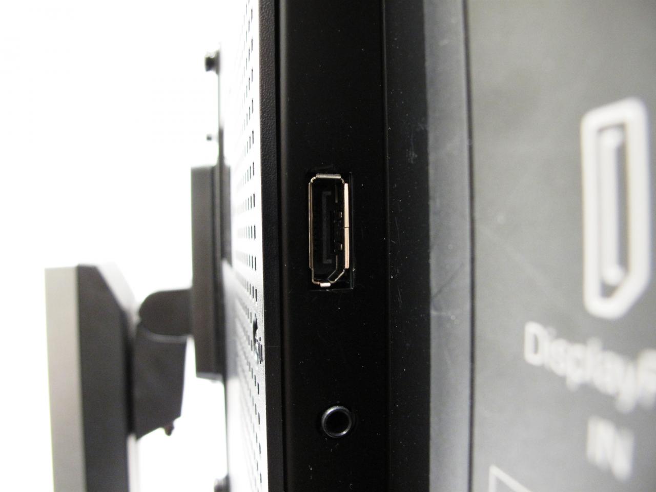 [05/09/2013] Der HDMI-Eingang ist von hinten sehr einfach zu erreichen