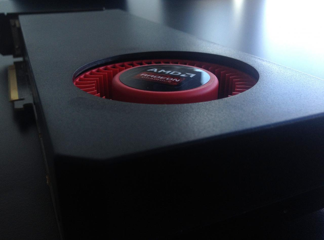 [22/09/2013] AMD Radeon R9 290X: Angebliche Bilder der Hawaii-GPU aufgetaucht - 512-bit und 4 GByte RAM? (6)