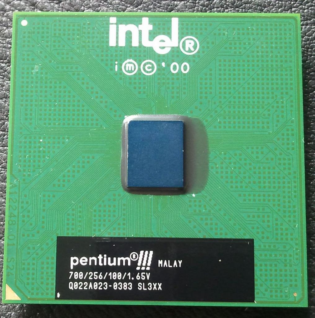 [13/09/2013] Update vom 15.09. mit Prozessor im Schraubstock und Klebe-Fail bei Notebook-CPU (16)