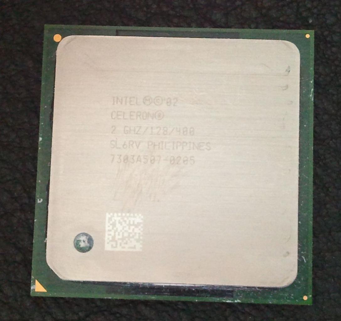 [13/09/2013] Update vom 15.09. mit Prozessor im Schraubstock und Klebe-Fail bei Notebook-CPU (17)