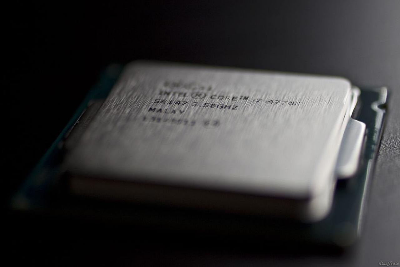 [13/09/2013] Update vom 15.09. mit Prozessor im Schraubstock und Klebe-Fail bei Notebook-CPU (6)