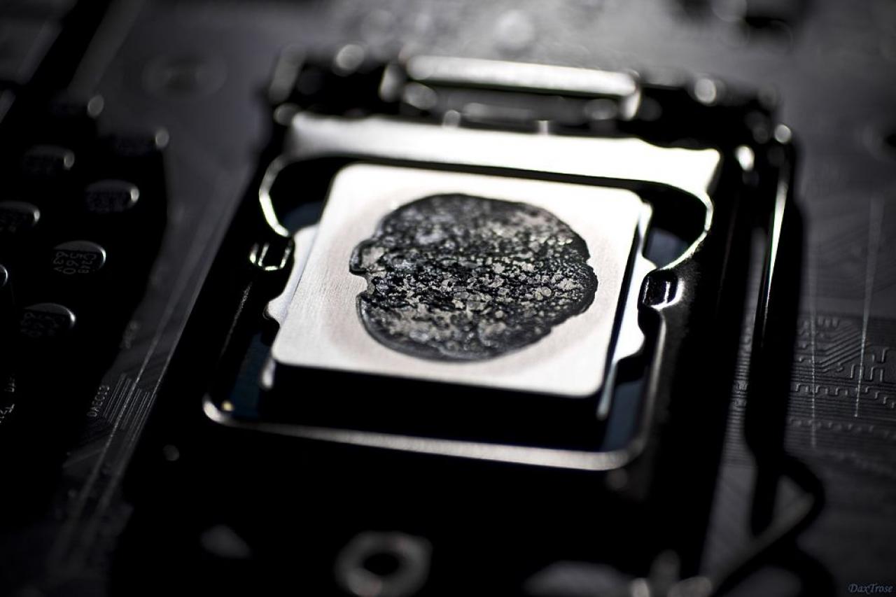 [13/09/2013] Update vom 15.09. mit Prozessor im Schraubstock und Klebe-Fail bei Notebook-CPU (7)