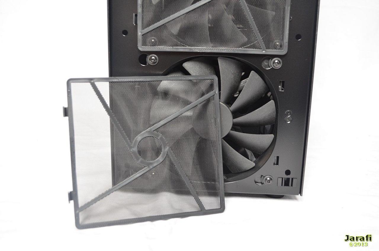 [24/09/2013] Lian Li PC-7HX (15)